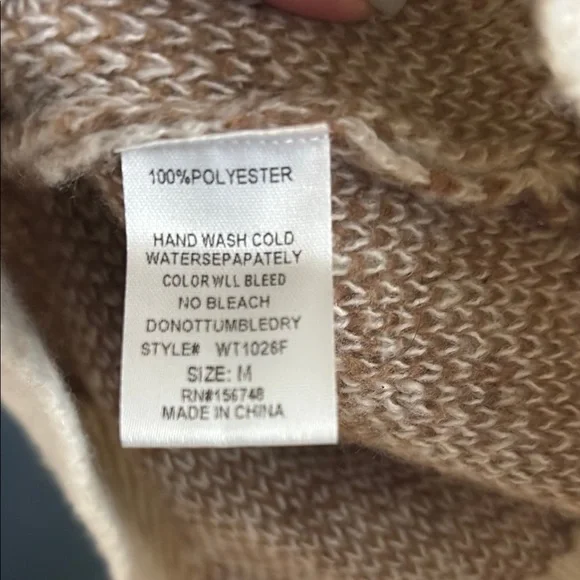 Geometric Patterned Sweater - Picture 4 of 4